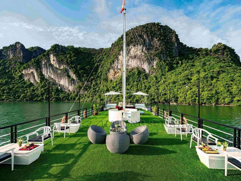 From Hanoi: Ha Long Bay Luxury Cruise with Big & Small Group - Sung Sot Cave and its giant stone chambers