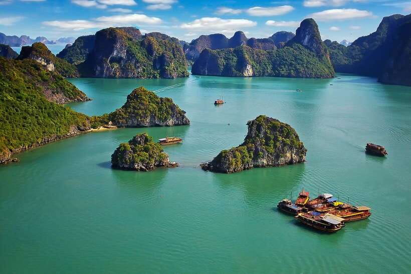 From Hanoi: Ha Long Bay Save-Cost Tours - Big & Small Groups - Big group or small group?