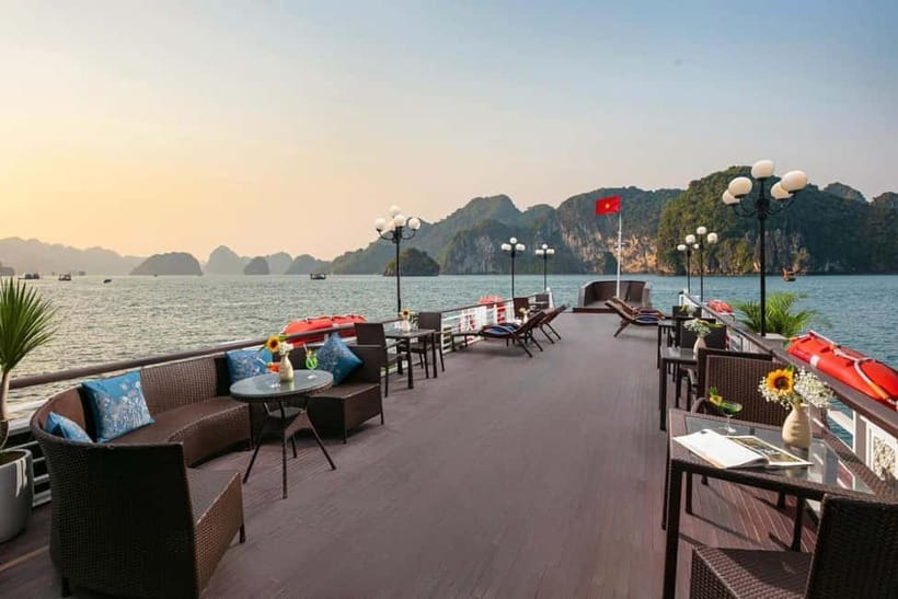 From Hanoi/Ha Long:La Regina 4 star cruise - Bai Tu Long Bay - Why Bai Tu Long Bay works for a two-day cruise