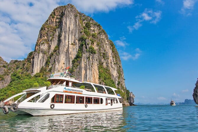 From Hanoi- Halong Bay 1 Day Save Cost With Limousine Bus Option - Thien Cung Cave and its enormous chambers