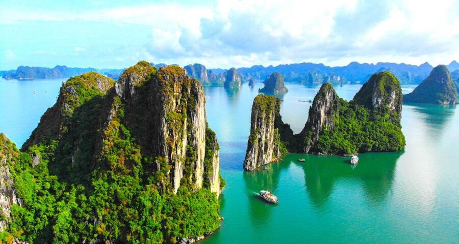 From Hanoi: Halong Bay Day Trip with Lunch and Transfers - Why Halong Bay works as a long day from Hanoi