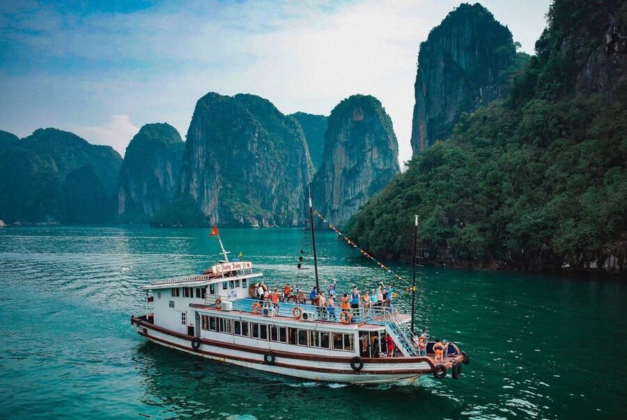 From Hanoi: Halong Bay Day Trip with Lunch and Transfers - Sung Sot Cave, Halong Bay’s grandest stop