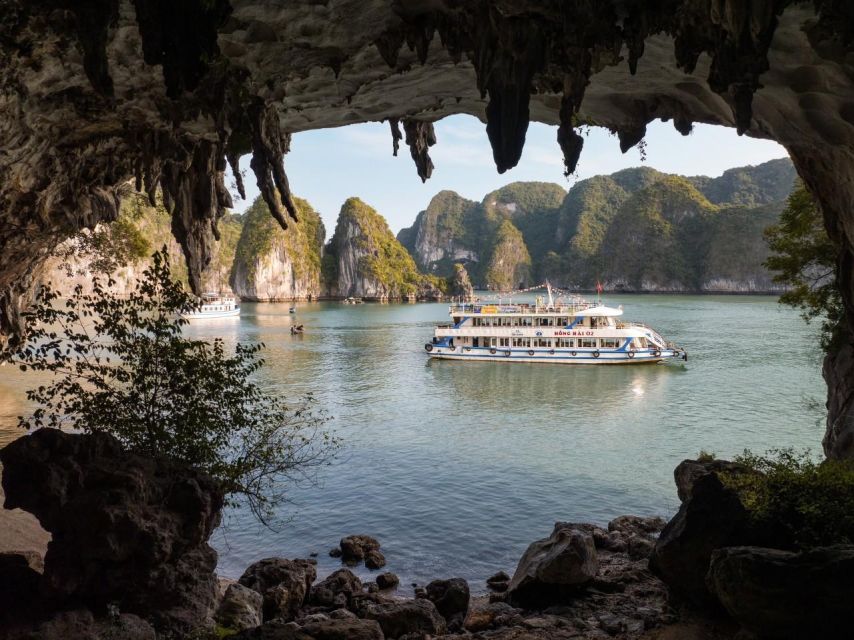 From Hanoi: Halong Bay Deluxe Cruise Day Trip - Boarding the cruise and finding the best seat