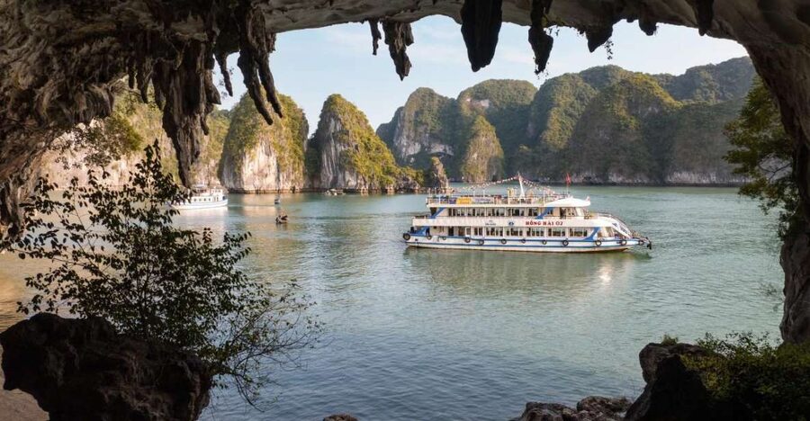 From Hanoi: Halong Bay Deluxe Cruise Day Trip - The morning pickup from Hanoi Old Quarter