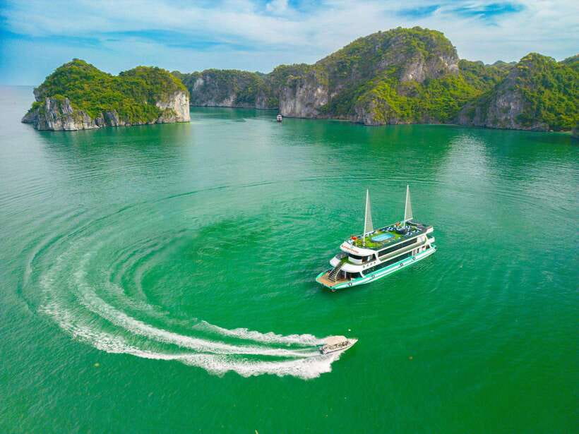 From Hanoi: Halong Bay on 5 star cruise full day tour. - The group size changes the experience