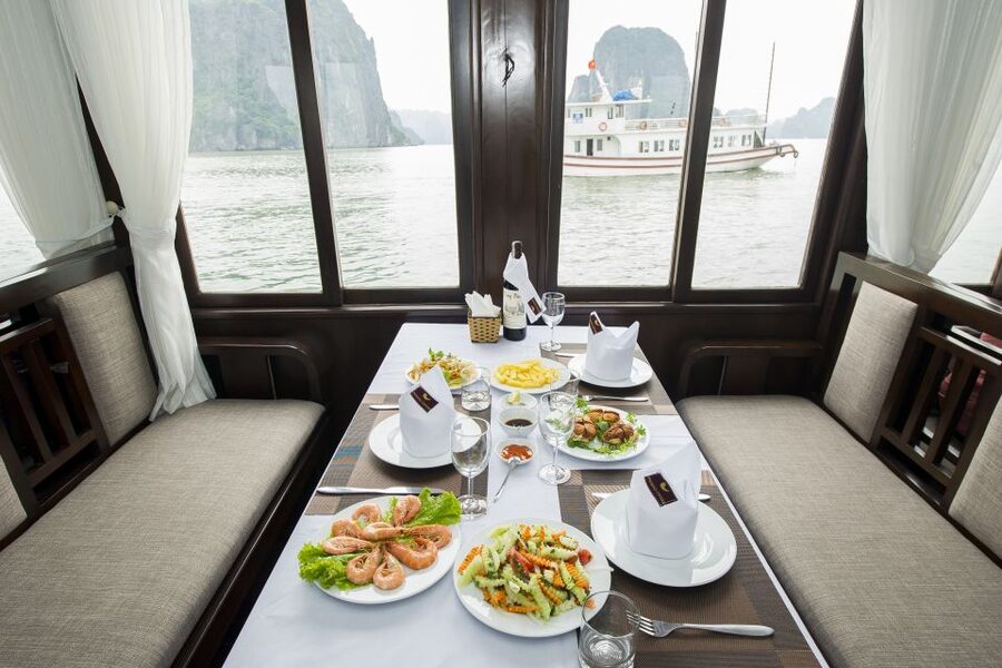 From Hanoi: Halong day trip, Route 2, 6hours, Small group - Titop Island for swimming and the big view
