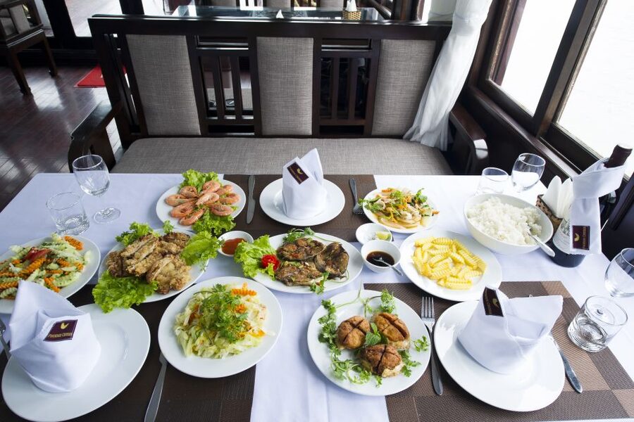 From Hanoi: Halong day trip, Route 2, 6hours, Small group - The guide can shape the whole day