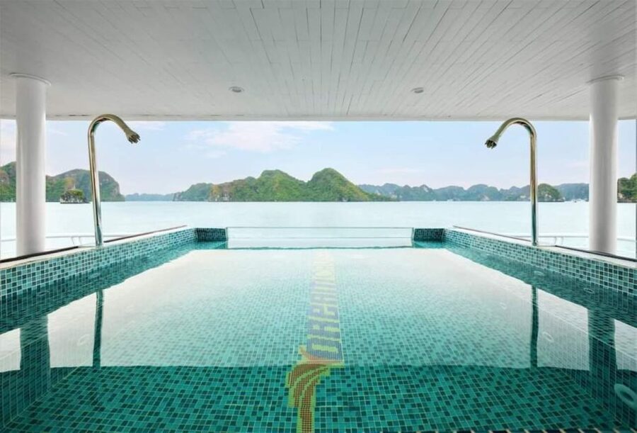 From Hanoi or Ha Long: Ha Long Bay 1 or 2-Day 5-Star Cruise - Luon Cave by kayak or bamboo boat