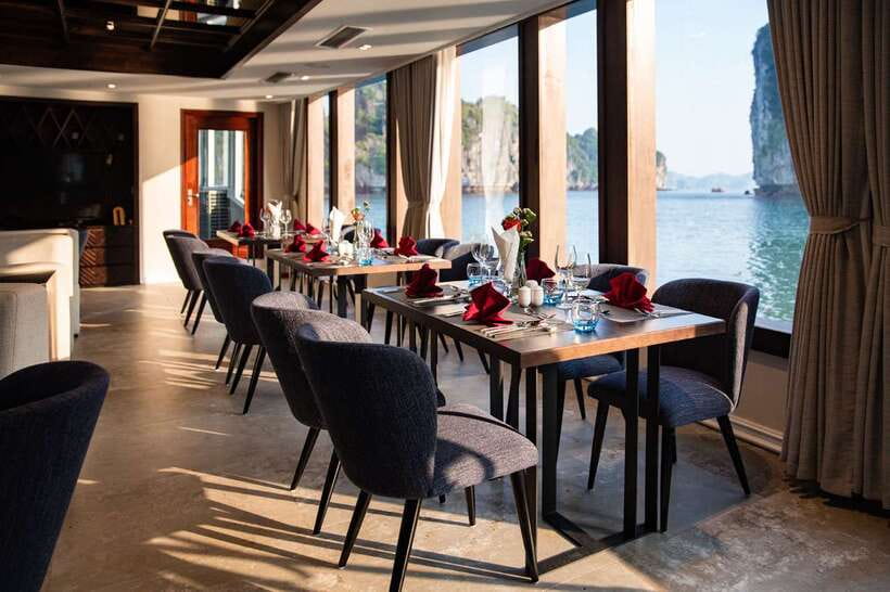 From Hanoi or Halong: Halong Bay Day Cruise - From Hanoi to Tuan Chau Marina