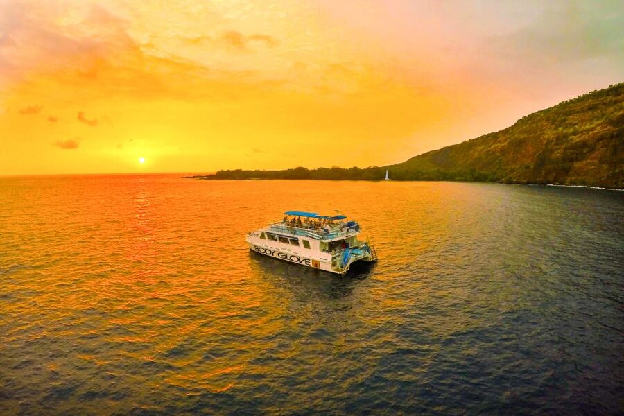 From Hawaii: Historical Dinner Cruise Tour to Kealakekua Bay - A Kona sunset cruise with more than a meal