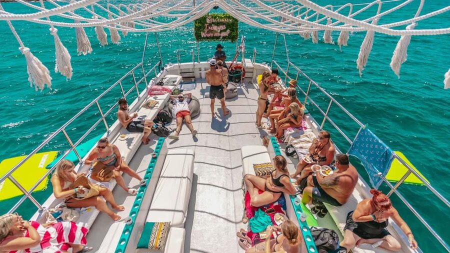 From Magaluf: Palma Bay Sightseeing Cruise with Live Music - Palma Cathedral and the city from the sea