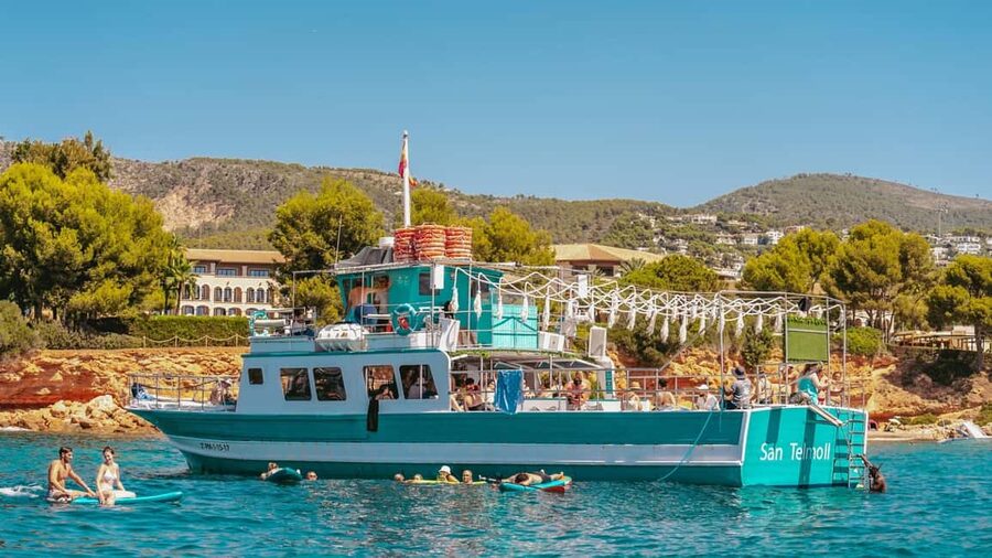 From Magaluf: Palma Bay Sightseeing Cruise with Live Music - Live saxophone sets the tone