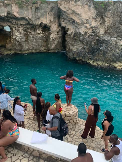 From Montego Bay: Private Tour to Negril w/ Catamaran Cruise - The long road from Montego Bay to Negril