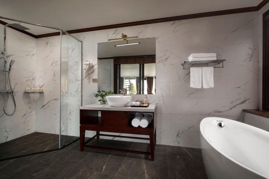 From Ninh Binh: Ha Long - Lan Ha Bay 2D1N on 5-star Cruise - Cabin comfort and onboard facilities