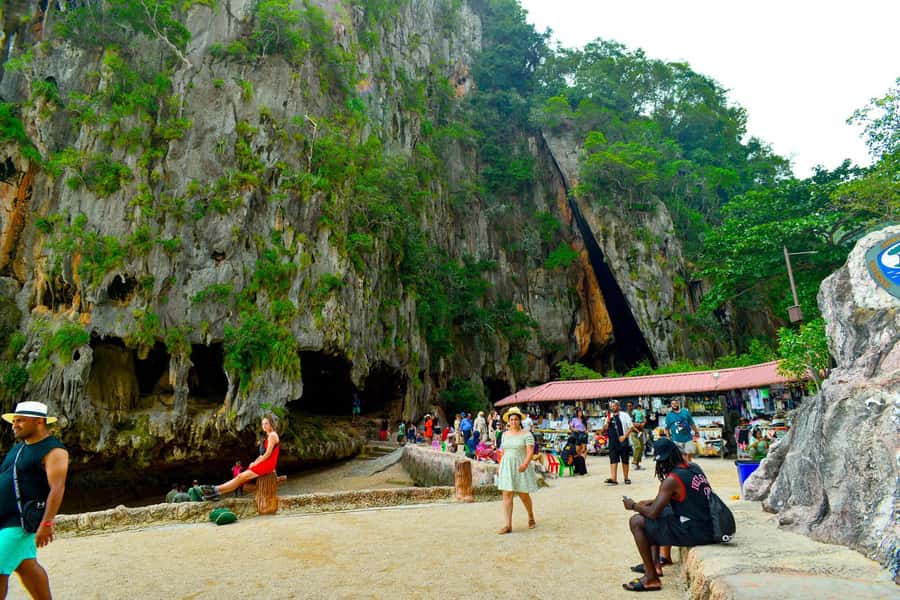 From Phuket: James Bond & Phang Nga Bay Tour by Longtail - Koh Panyee and lunch over the water