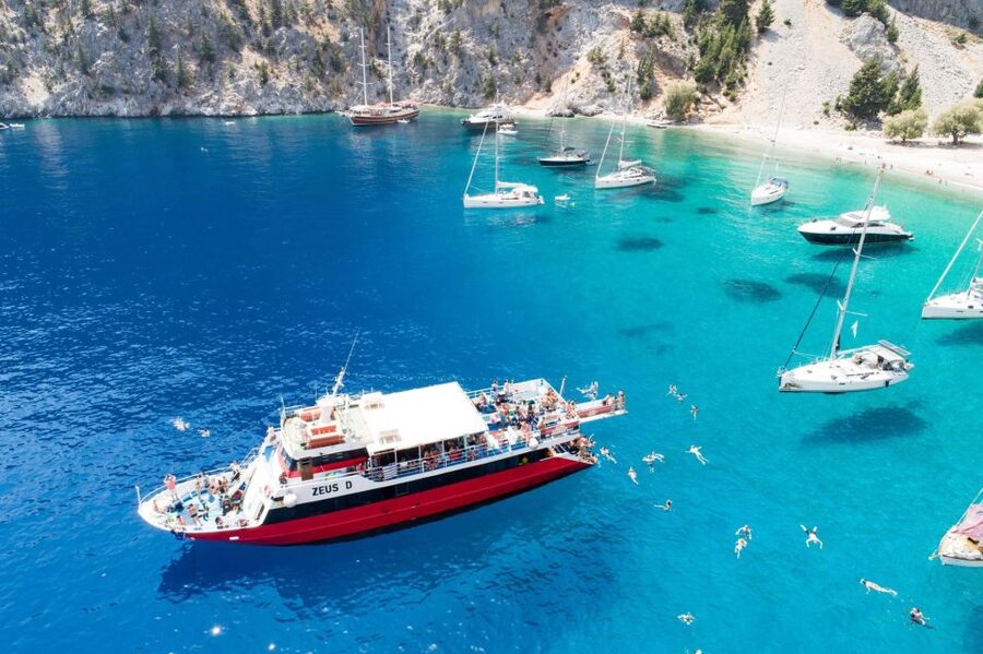 From Rhodes: Cruise to Symi Island and Saint George's Bay - The boat, crew, and practical comfort