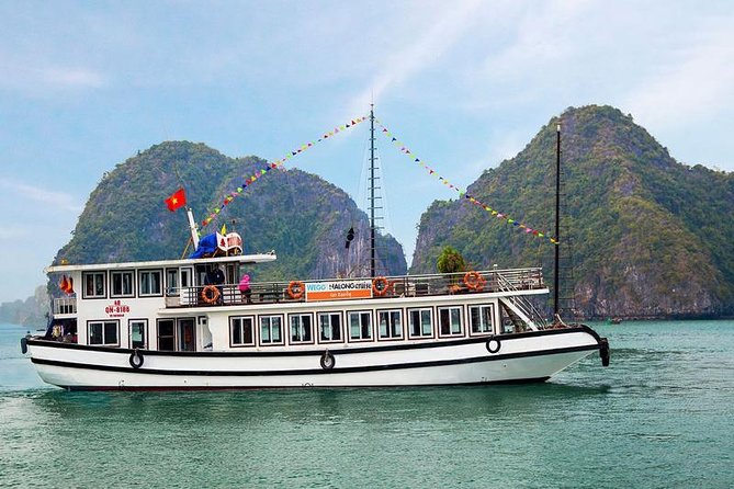 Full Day-All Inclusive: Halong Bay-Lan Ha Bay-Bai Tu Long Bay - Lan Ha Bay and Bai Tu Long Bay route choices