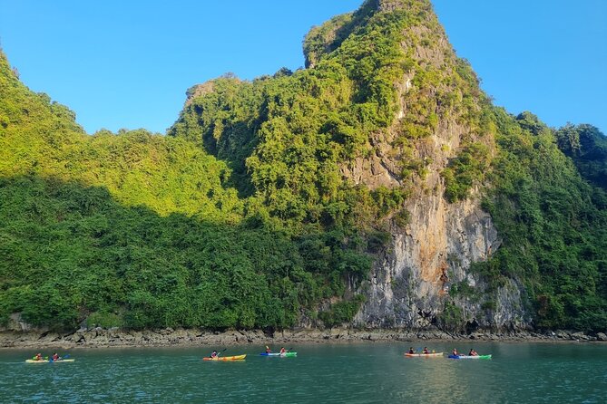 Full-day Explore Halong Bay on Cruise - Lunch and the quiet side of Bai Tu Long Bay