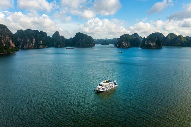 Full-Day Halong Bay Cruise with Limousine Pickup - Hang Luon: paddle or ride with a local rower