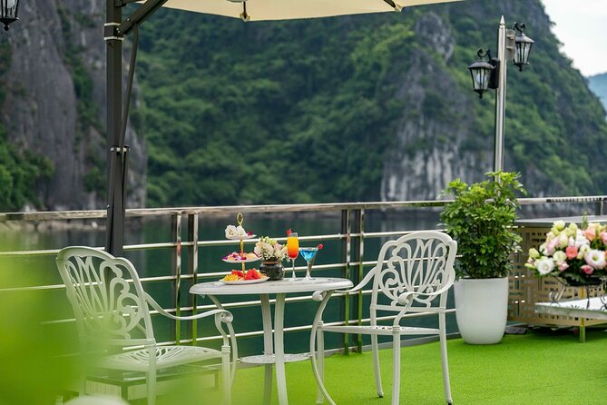 Full day Halong Bay Luxury Cruise - buffet lunch, kayak, swim. - Why this day on Halong Bay works well