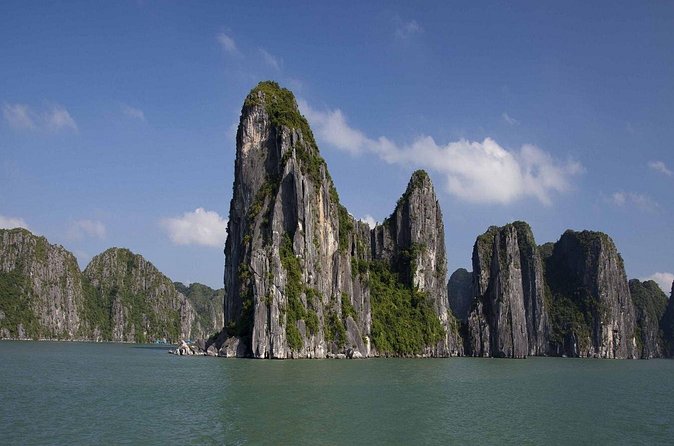 Full-Day Halong Bay Tour Including Kayaking from Hanoi - Guide quality and the small-group format