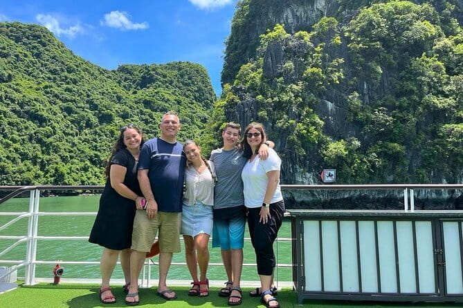 Full Day Private Tour in Halong with Lunch - Sung Sot Cave and the active side of Halong Bay