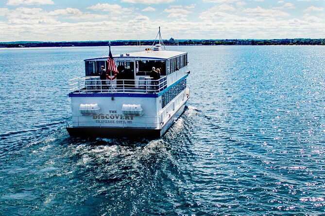 Guided Sightseeing Cruise on West Grand Traverse Bay - Key points before you book