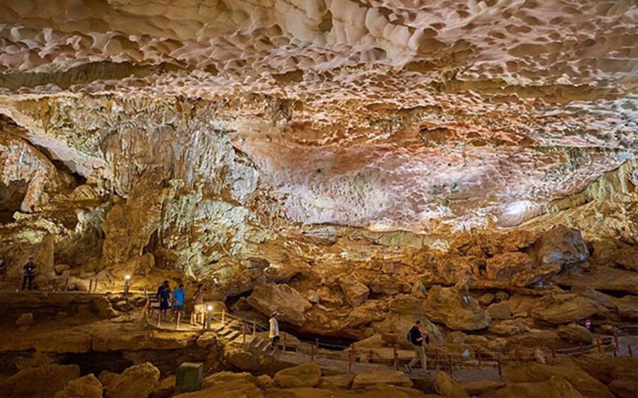 Ha Long 1 Day Luxury Small Group & Kayaking - Sung Sot Cave and its strange stone shapes