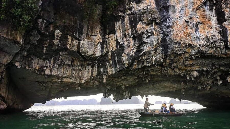 Ha Long 1 Day Luxury Small Group & Kayaking - Titop Island: beach or peak