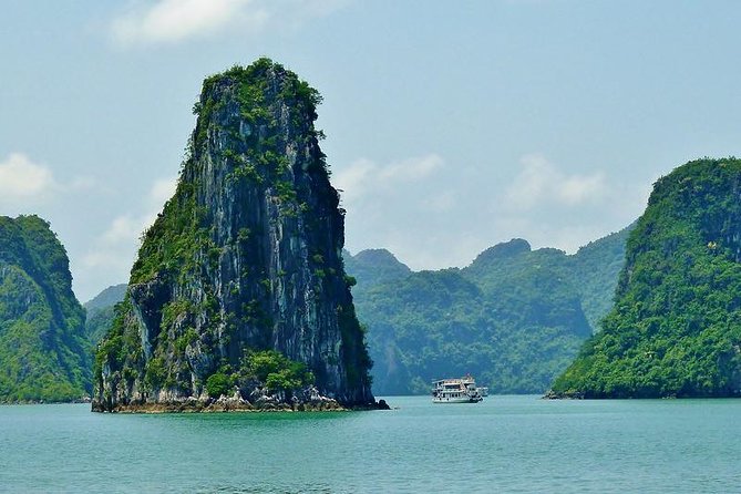 Ha Long Bay 1 Day Tour - What the guide and private format add