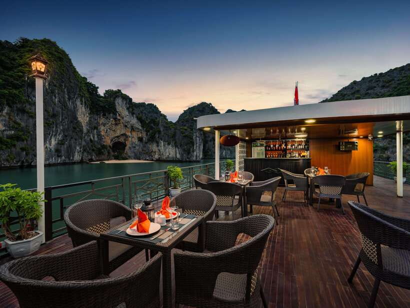 Ha Long Bay: 2-Day Tour with La Pandora Boutique Cruise - Food, service, and the real value of $129