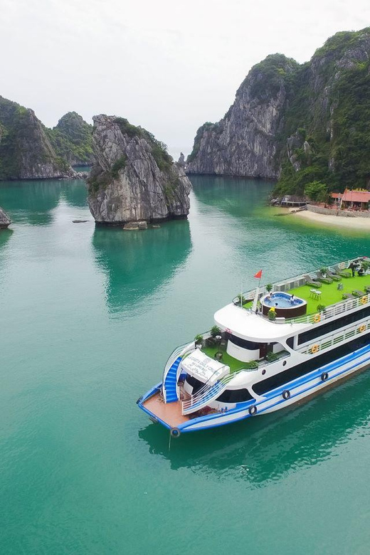 Ha Long Bay 8 hours daily tour on LA CASTA DAILY CRUISE - The guide can shape the whole day