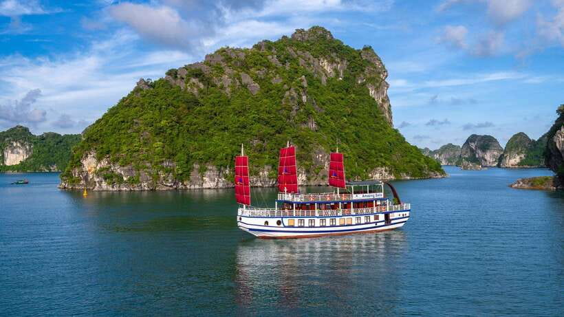 Ha Long Bay - Bai Tu Long Bay Luxury Boat Tour & Transfer - Why this day cruise works for first-time Ha Long Bay visitors