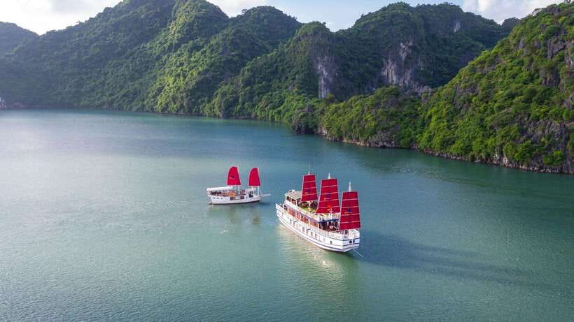 Ha Long Bay - Bai Tu Long Bay Luxury Boat Tour & Transfer - Sung Sot Cave and its tall chambers