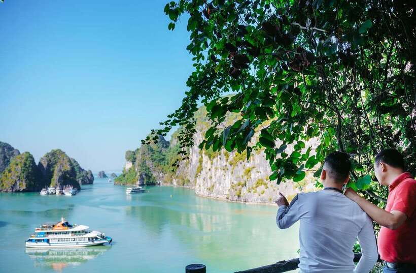 Ha Long Bay Day Trip with Best Price - Luon Cave by kayak or bamboo boat