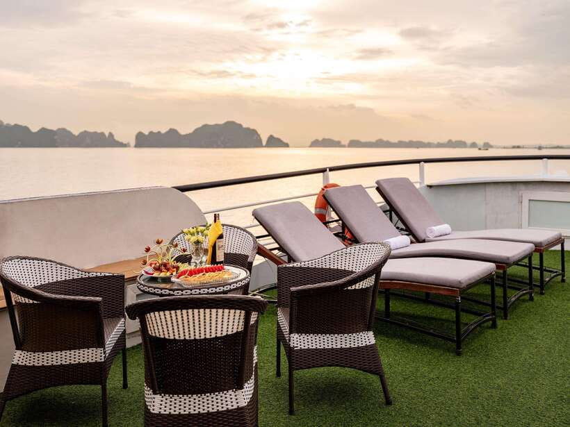 Ha long Bay day trip with Deluxe cruise - What $40 buys you on Ha Long Bay