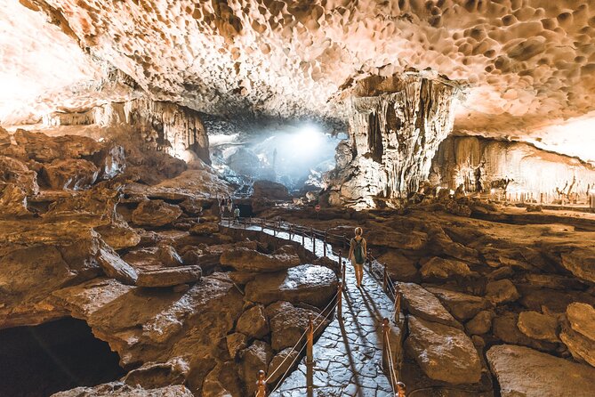 ️ Ha Long Bay Instagram Tour: Most Famous Spots (Private & All-Inclusive) - Boarding at Tuan Chau Island
