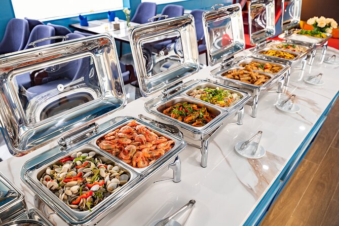 Ha Long Bay Luxury Cruise from Hanoi with Jacuzzi & Local Lunch - Lunch while cruising through Ha Long Bay