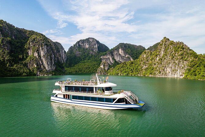 Ha Long Bay Luxury Cruise from Hanoi with Jacuzzi & Local Lunch - Returning to Tuan Chau and Hanoi