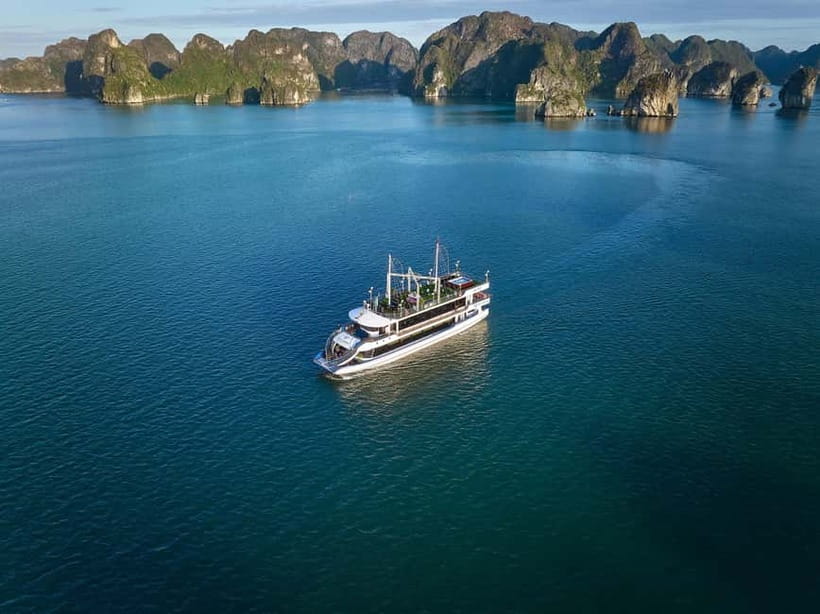 Ha Long Bay- Luxury Day Cruise, Lunch& Kayaking&Sunset party - The jacuzzi and sunset party