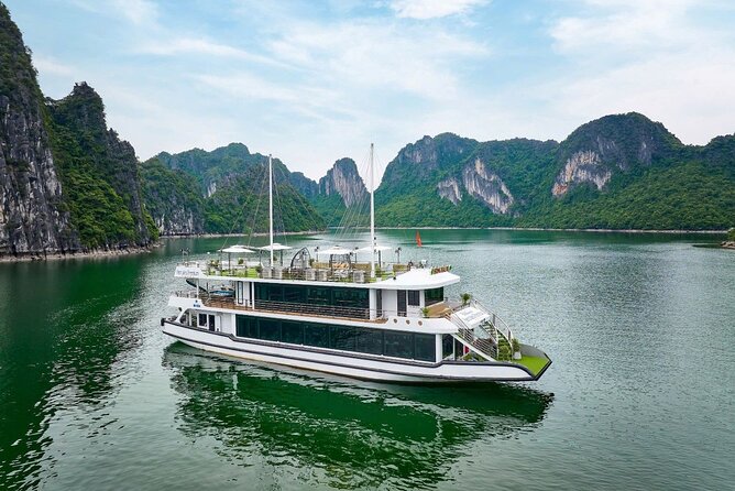 Ha Long Bay Luxury Day Cruise with Buffet Lunch, Caves & Kayaking - Sung Sot Cave: the biggest walking stop