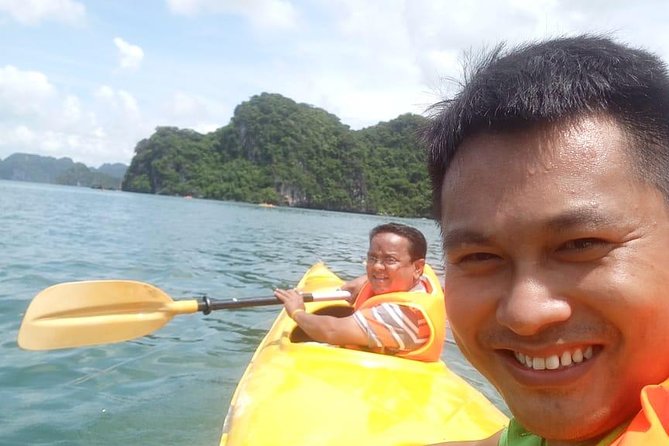 Ha Long Bay Six Hours Trip Kayaking & Swimming on Beach - Kayaking or bamboo boat through Luon Cave