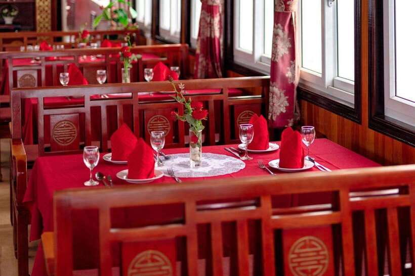 Ha Long Bay Small Deluxe Cruise Day Trip With Kayak & Lunch - What the $44 Price Covers