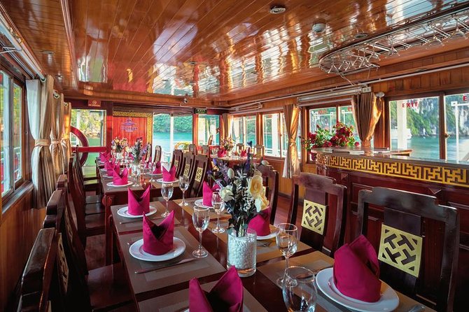 Ha Long bay tour in Middle 3 star cruise - Evening on the boat