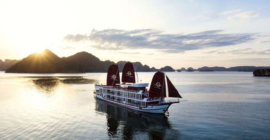 Ha Long & Lan Ha Bays: 2-Day Cruise with Meals & Kayaking - Meeting the boat at Tuan Chau Harbor
