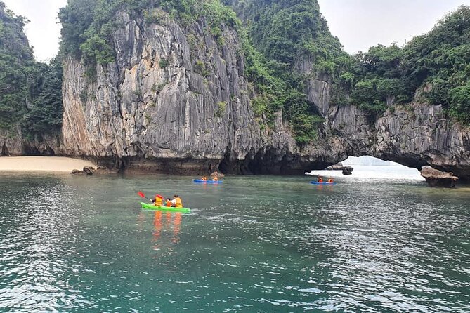 Ha noi: 3D- Halong, Lan ha bay classic cruise, Ninh Binh full day - A small boat on Lan Ha Bay