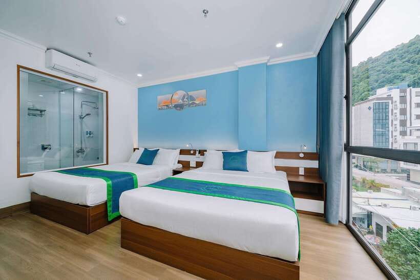 Ha Noi, Cat Ba, HaLong Bay Cruise, Ninh Binh Day Tour 4D/3N - Day 4: Mua Cave, Bai Dinh, and Trang An