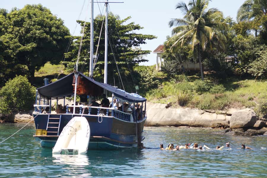 Half-Day Schooner Cruise and Snorkeling in Paraty Bay - What to pack for five hours at sea