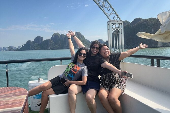 Halong 5star Cruise Day Trip: Buffet Lunch, Jacuzzi & Kayaking - What $63 actually covers