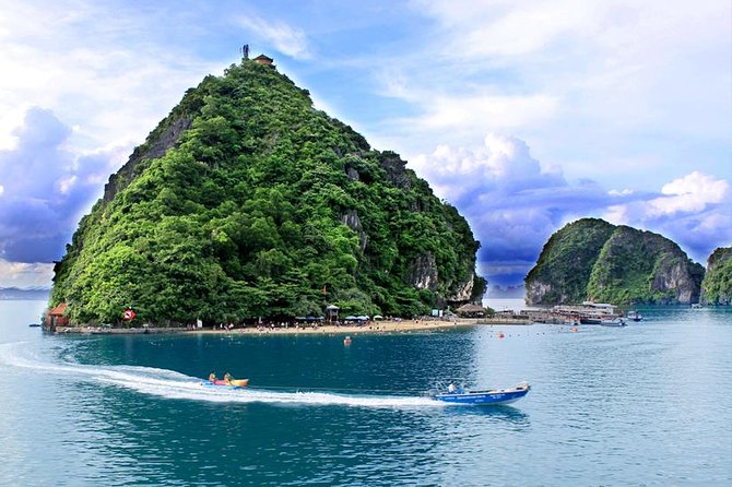 Halong 6 hours Boat tour with Cave, Kayak, lunch, transfer high-way from Hanoi - Guide quality and the pace of the day